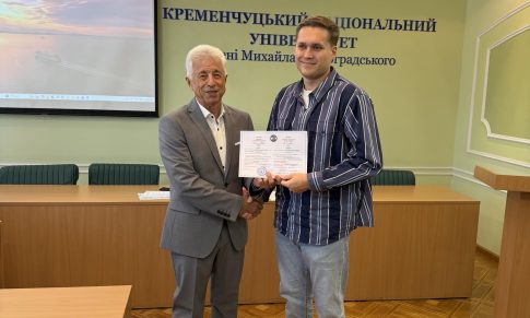 Кафедра менеджменту і маркетингу щиро вітає Ксенію СКРЕБКОВУ, Валерія ДРУЖИНІНА та Івана ХОВРАКА та їх наукових керівників із важливою професійною та науковою подією – присудженням наукового ступеня доктора філософії (PhD) за спеціальністю 073 «Менеджмент»! 🎉